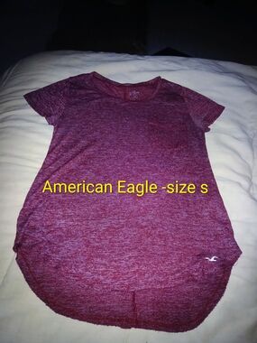 American Eagle Outfitters Maroon Heather Short Sleeve Tee